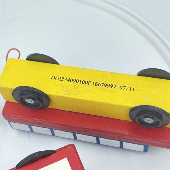 Devrian Global Industries 3 Piece Wood Toy Train Set Engine Freight Car Caboose - Picture 6 of 6